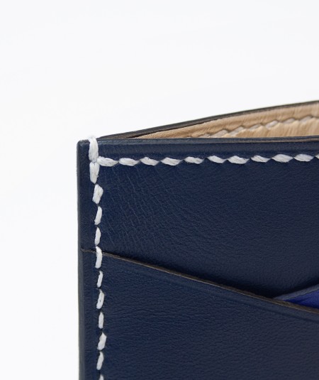 porte-cartes compact lamaro bleu nuit bleu roi détails de la couture