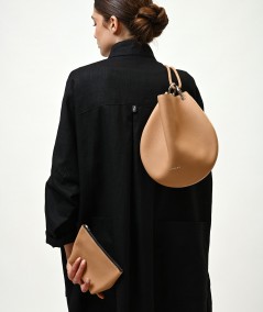 sac vasarely en cuir beige et sa pochette zipée lamaro made in france